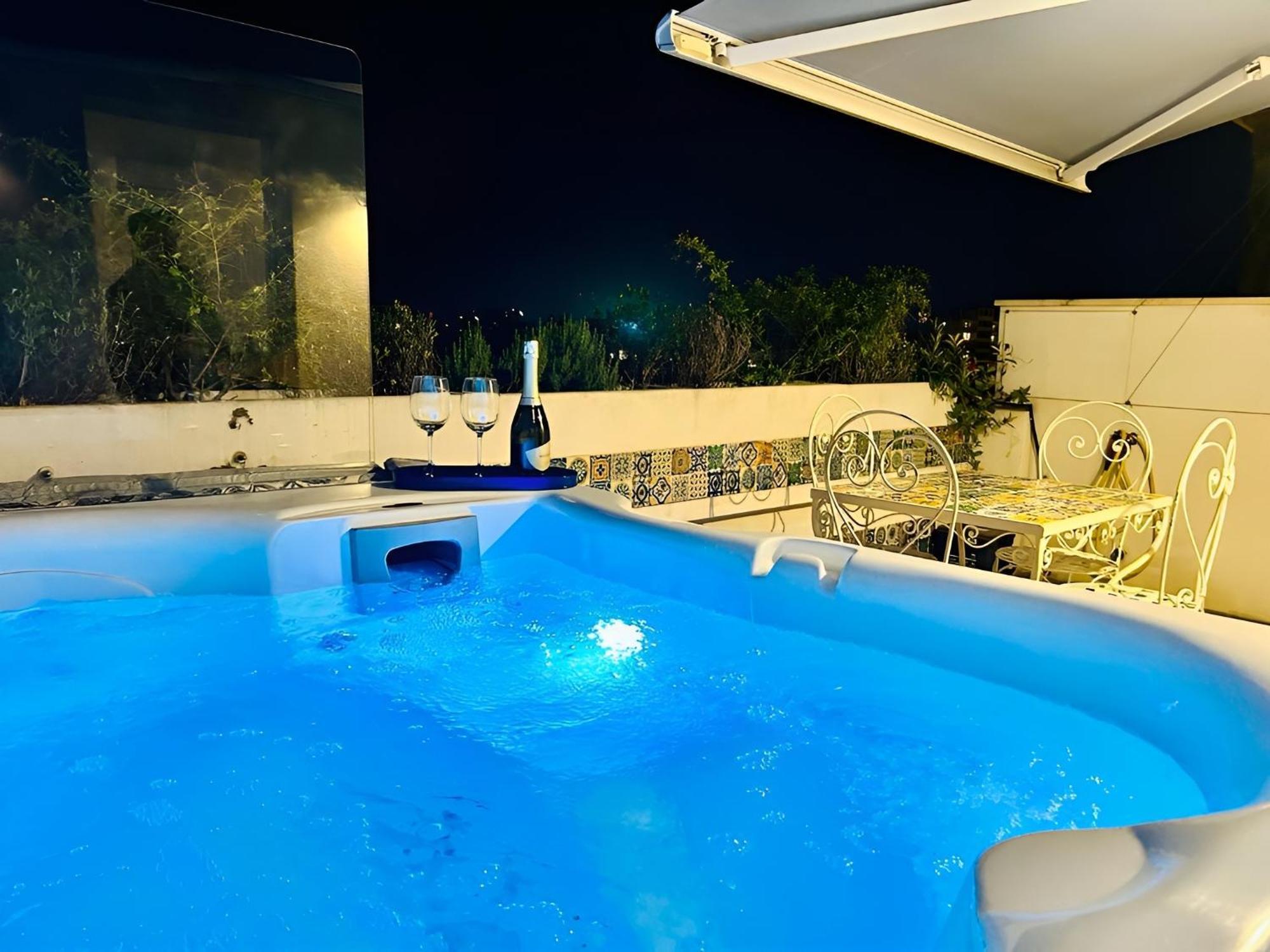 "Bea'S Terrace" - Private Jacuzzi And Panoramic Rooftop In The City Centre Cagliari Extérieur photo