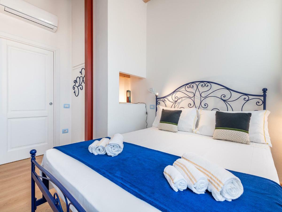 "Bea'S Terrace" - Private Jacuzzi And Panoramic Rooftop In The City Centre Cagliari Extérieur photo